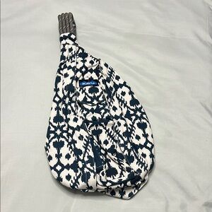 (NWOT) Kavu Sling Bag